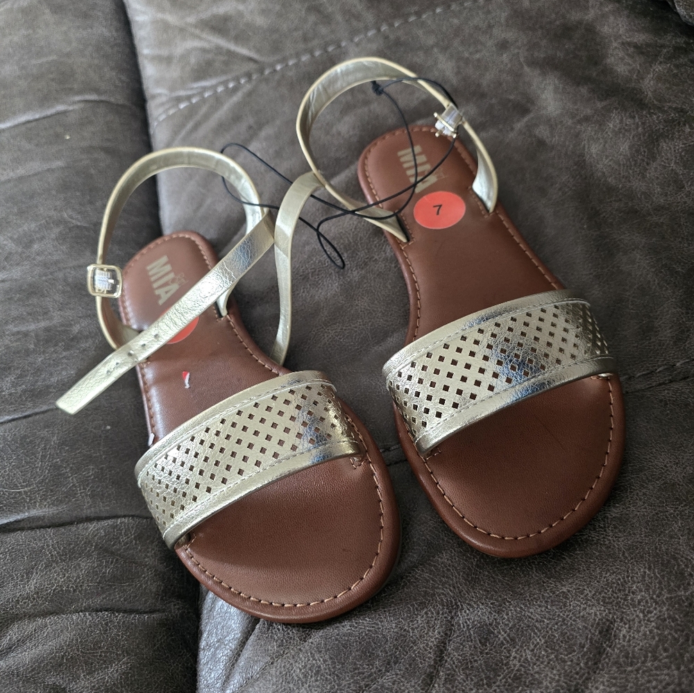 Mia Elegant Gold Metalic Sandals